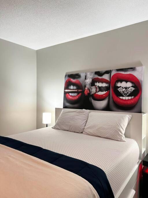 Room In Oshawa, 24/7 Security, Free Parking Exterior foto
